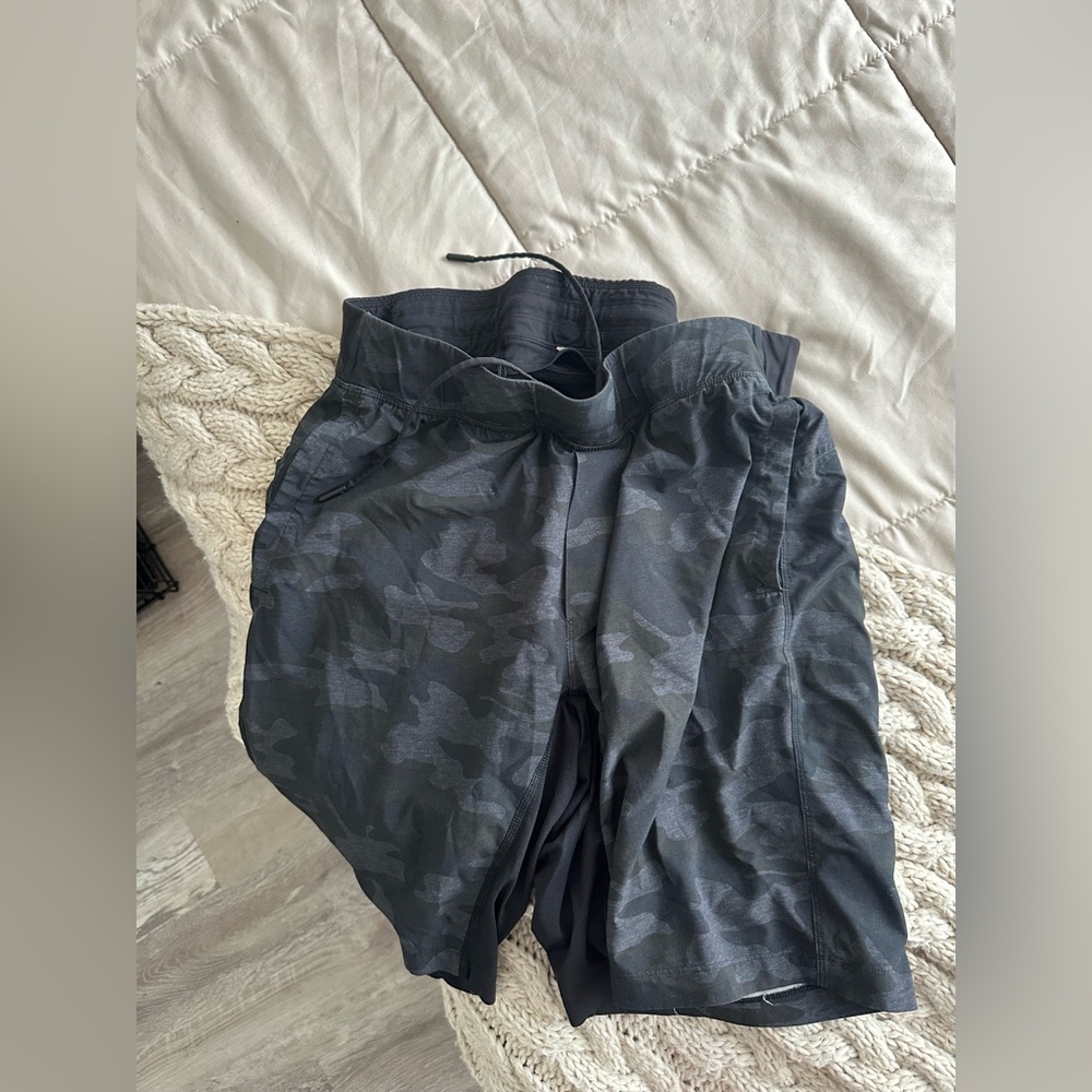 Men’s Lululemon shorts